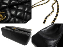 Load image into Gallery viewer, 極美品 CHANEL シャネル チェーンショルダーバッグ ラムスキン マトラッセ30 Wフラップ ブラックゴールド金具 24番台 中古 66164