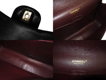 Load image into Gallery viewer, 極美品 CHANEL シャネル チェーンショルダーバッグ ラムスキン マトラッセ30 Wフラップ ブラックゴールド金具 24番台 中古 66164