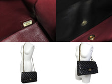 Load image into Gallery viewer, 極美品 CHANEL シャネル チェーンショルダーバッグ ラムスキン マトラッセ30 Wフラップ ブラックゴールド金具 24番台 中古 66164