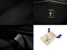 Load image into Gallery viewer, LOUIS VUITTON ルイヴィトン キーポル バンドリエール50 ボストンバッグ M52120 エピレザー 2018 FIFAワールドカップ 美品 中古 66210