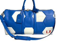Load image into Gallery viewer, LOUIS VUITTON ルイヴィトン キーポル バンドリエール50 ボストンバッグ M52120 エピレザー 2018 FIFAワールドカップ 美品 中古 66210