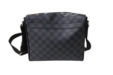 画像をギャラリービューアに読み込む, LOUIS VUITTON ルイヴィトン ディストリクトPM NM ショルダーバッグ N40238 ダミエ グラフィット シルバー金具 美品 中古 66254