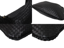 Load image into Gallery viewer, BOTTEGAVENETA ボッテガヴェネタ ワンショルダーバッグ イントレチャート 115653 V0013 1000 レザー ブラック 美品 中古 66274