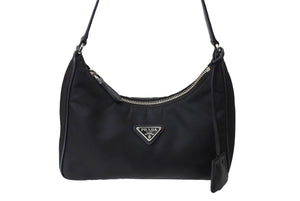PRADA プラダ ホーボー ワンショルダー RE-EDITION 2005 トライアングル ブラック ナイロン 1NE204 美品 ロゴ 中古 66275 
