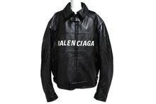 Load image into Gallery viewer, 極美品 BALENCIAGA バレンシアガ ロゴバイカージャケット ライダース 20AW 594594 レザー ブラック ホワイト サイズ48 中古 66307