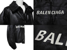 Load image into Gallery viewer, 極美品 BALENCIAGA バレンシアガ ロゴバイカージャケット ライダース 20AW 594594 レザー ブラック ホワイト サイズ48 中古 66307