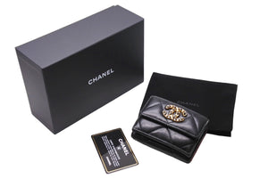 CHANEL シャネル 19 三つ折り財布 ココマーク AP1789 ラムスキン マトラッセ ゴールド金具 ブラック 美品 中古 66334