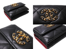 Load image into Gallery viewer, CHANEL シャネル 19 三つ折り財布 ココマーク AP1789 ラムスキン マトラッセ ゴールド金具 ブラック 美品 中古 66334