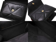 Load image into Gallery viewer, CHANEL シャネル 19 三つ折り財布 ココマーク AP1789 ラムスキン マトラッセ ゴールド金具 ブラック 美品 中古 66334