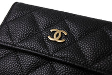 Load image into Gallery viewer, 極美品 CHANEL シャネル タイムレス クラシックライン コンパクトウォレット 財布 マトラッセ ココマーク キャビアスキン 中古 66340