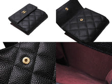 Load image into Gallery viewer, 極美品 CHANEL シャネル タイムレス クラシックライン コンパクトウォレット 財布 マトラッセ ココマーク キャビアスキン 中古 66340