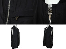 Load image into Gallery viewer, CHROME HEARTS クロムハーツ PAPA V2 ベスト サイズL ダガージップ スクロールタグ シルク コットン シルバー925 美品 中古 66353