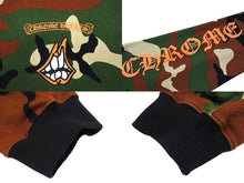 Load image into Gallery viewer, 新品同様 ChromeHearts クロムハーツ MattyBoy マッティボーイ Caution Crewneck スウェット カモ ブラウン サイズXL 中古 66356