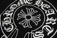 Load image into Gallery viewer, CHROME HEARTS クロムハーツ パーカー プルオーバー ホースシュープリント ホワイト ブラック サイズXS 美品 中古 66357