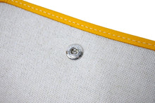 画像をギャラリービューアに読み込む, 新品未使用 GOYARD ゴヤール プリュメ ポーチウォレット 二つ折り財布 PLUMETPMLTY08CL08P イエロー シルバー金具 中古 66379