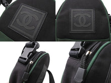 Load image into Gallery viewer, CHANEL シャネル ココマーク スポーツライン ショルダーバッグ 8番台 ブラック グリーン キャンバス 美品 中古 66381