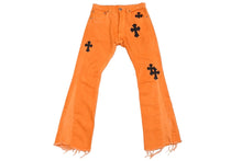 Load image into Gallery viewer, ChromeHearts クロムハーツ ギャラリーデプト リーバイス クロスパッチフレアデニムパンツ オレンジ サイズ28 美品 中古 66398