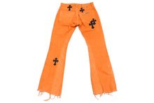 Load image into Gallery viewer, ChromeHearts クロムハーツ ギャラリーデプト リーバイス クロスパッチフレアデニムパンツ オレンジ サイズ28 美品 中古 66398