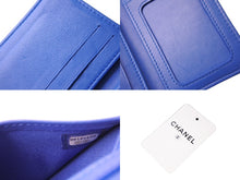 Load image into Gallery viewer, CHANEL シャネル カードケース 22番台 ココマーク ラムスキン キルティング ブルー シルバー金具 美品 中古 66427