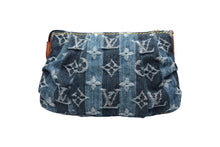 Load image into Gallery viewer, 極美品 LOUIS VUITTON ルイヴィトン トゥルースレイエ ポーチ M95335 モノグラム デニム ゴールド金具 小物入れ 中古 66495