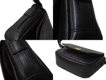 Load image into Gallery viewer, CHANEL シャネル Wフラップ マトラッセ ショルダーバッグ ココマーク 24番台 ラムスキン ブラック ゴールド金具 美品 中古 66510