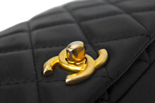 Load image into Gallery viewer, 極美品 CHANEL シャネル マトラッセ チェーンショルダーバッグ 31番台 ラムスキン ブラック マッドゴールド金具 中古 66520