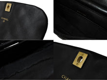 Load image into Gallery viewer, 極美品 CHANEL シャネル マトラッセ チェーンショルダーバッグ 31番台 ラムスキン ブラック マッドゴールド金具 中古 66520