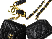 Load image into Gallery viewer, 極美品 CHANEL シャネル CC ミニ ミニ マトラッセ バッグチャーム チェーン ベルト ブラック ゴールド ラムスキン ゴールド金具 ココマーク 小物 中古 66532
