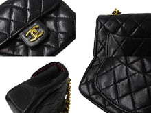 Load image into Gallery viewer, 極美品 CHANEL シャネル CC ミニ ミニ マトラッセ バッグチャーム チェーン ベルト ブラック ゴールド ラムスキン ゴールド金具 ココマーク 小物 中古 66532