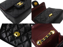 Load image into Gallery viewer, 極美品 CHANEL シャネル CC ミニ ミニ マトラッセ バッグチャーム チェーン ベルト ブラック ゴールド ラムスキン ゴールド金具 ココマーク 小物 中古 66532