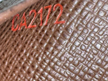 Load image into Gallery viewer, 極美品 LOUIS VUITTON ルイヴィトン アンヴェロップ カルト ドゥ ヴィジット カードケース N62920 ダミエ ブラウン 中古 66540
