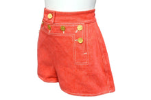 Load image into Gallery viewer, CHANEL シャネル デニム ショートパンツ レッド 赤 半ズボン ボトムス ロゴ ココマーク P03208 サイズ38 美品 中古 66544