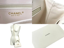 Load image into Gallery viewer, 極美品 CHANEL シャネル マトラッセ ミニショッピングバッグ ランダム番台 シャイニーエイジドカーフスキン ホワイト 中古 66565