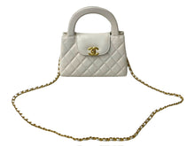 Load image into Gallery viewer, 極美品 CHANEL シャネル マトラッセ ミニショッピングバッグ ランダム番台 シャイニーエイジドカーフスキン ホワイト 中古 66565