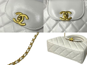 極美品 CHANEL シャネル マトラッセ ミニショッピングバッグ ランダム番台 シャイニーエイジドカーフスキン ホワイト 中古 66565