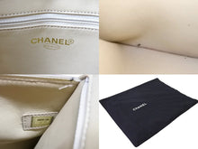 Load image into Gallery viewer, CHANEL シャネル 復刻トートバッグ ハンドバッグ ココマーク 6番台 キャビアスキン アイボリー ゴールド金具 良品 中古 66573