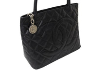 Load image into Gallery viewer, CHANEL シャネル 復刻トート トートバッグ 10番台 ココマーク カーフスキン キルティング ブラック シルバー金具 美品 中古 66575