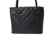 Load image into Gallery viewer, CHANEL シャネル 復刻トート トートバッグ 10番台 ココマーク カーフスキン キルティング ブラック シルバー金具 美品 中古 66575