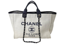 Load image into Gallery viewer, CHANEL シャネル ドーヴィルGM チェーン トートバッグ ハンドバッグ 25番台 ココマーク ホワイト ネイビー 美品 中古 66604