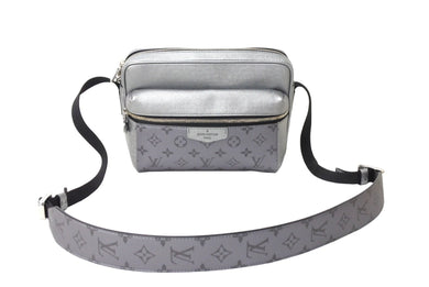 極美品 LOUIS VUITTON ルイヴィトン アウトドア メッセンジャー ショルダーバッグ M30830 タイガラマ モノグラム シルバー 中古 66630
