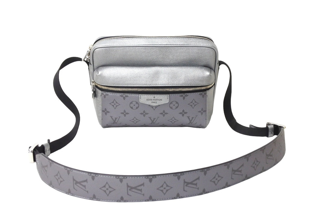 極美品 LOUIS VUITTON ルイヴィトン アウトドア メッセンジャー ショルダーバッグ M30830 タイガラマ モノグラム シルバー 中古 66630