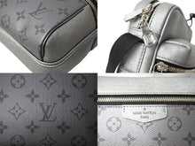Load image into Gallery viewer, 極美品 LOUIS VUITTON ルイヴィトン アウトドア メッセンジャー ショルダーバッグ M30830 タイガラマ モノグラム シルバー 中古 66630