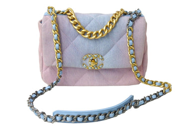 新品同様 CHANEL 19 シャネル マトラッセ 2024 2wayショルダーバッグ グラデーションデニム ピンク ブルー 中古 66638