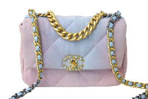 新品同様 CHANEL 19 シャネル マトラッセ 2024 2wayショルダーバッグ グラデーションデニム ピンク ブルー 中古 66638