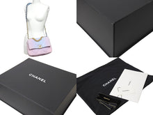 Load image into Gallery viewer, 新品同様 CHANEL 19 シャネル マトラッセ 2024 2wayショルダーバッグ グラデーションデニム ピンク ブルー 中古 66638