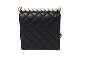 CHANEL シャネル チェーンショルダーバッグ AS0584 27番台 ココマーク フェイクパール ラムスキン キルティング ブラック 美品 中古 66639