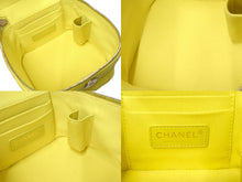 Load image into Gallery viewer, 新品同様 CHANEL シャネル ココマーク バニティ 2WAYショルダーバッグ ラムスキン 22AW AS3357 イエロー ゴールド金具 中古 66640
