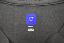画像をギャラリービューアに読み込む, 未使用 YEEZY GAP イージーギャップ長袖Ｔシャツ RN54023/CA17897 Lサイズ カニエウエスト コットン ダークグレー 中古 66674 