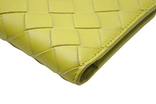 Load image into Gallery viewer, BOTTEGAVENETA ボッテガヴェネタ イントレチャート コンパクトウォレット 二つ折り財布 P01412103Q ラムスキン 美品 中古 66710