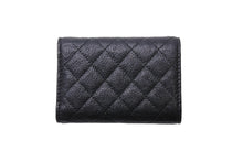 Load image into Gallery viewer, CHANEL シャネル ボーイシャネル 三つ折り財布 26番台 コンパクトウォレット キルティング ココマーク ブラック 美品 中古 66733